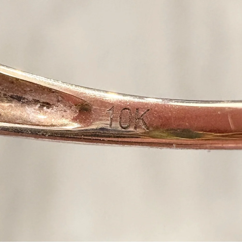 Vintage 10K Gold Peridot Ring: Filigree Band, Quartz Accents, Size 6.75 - Picture 10 of 11